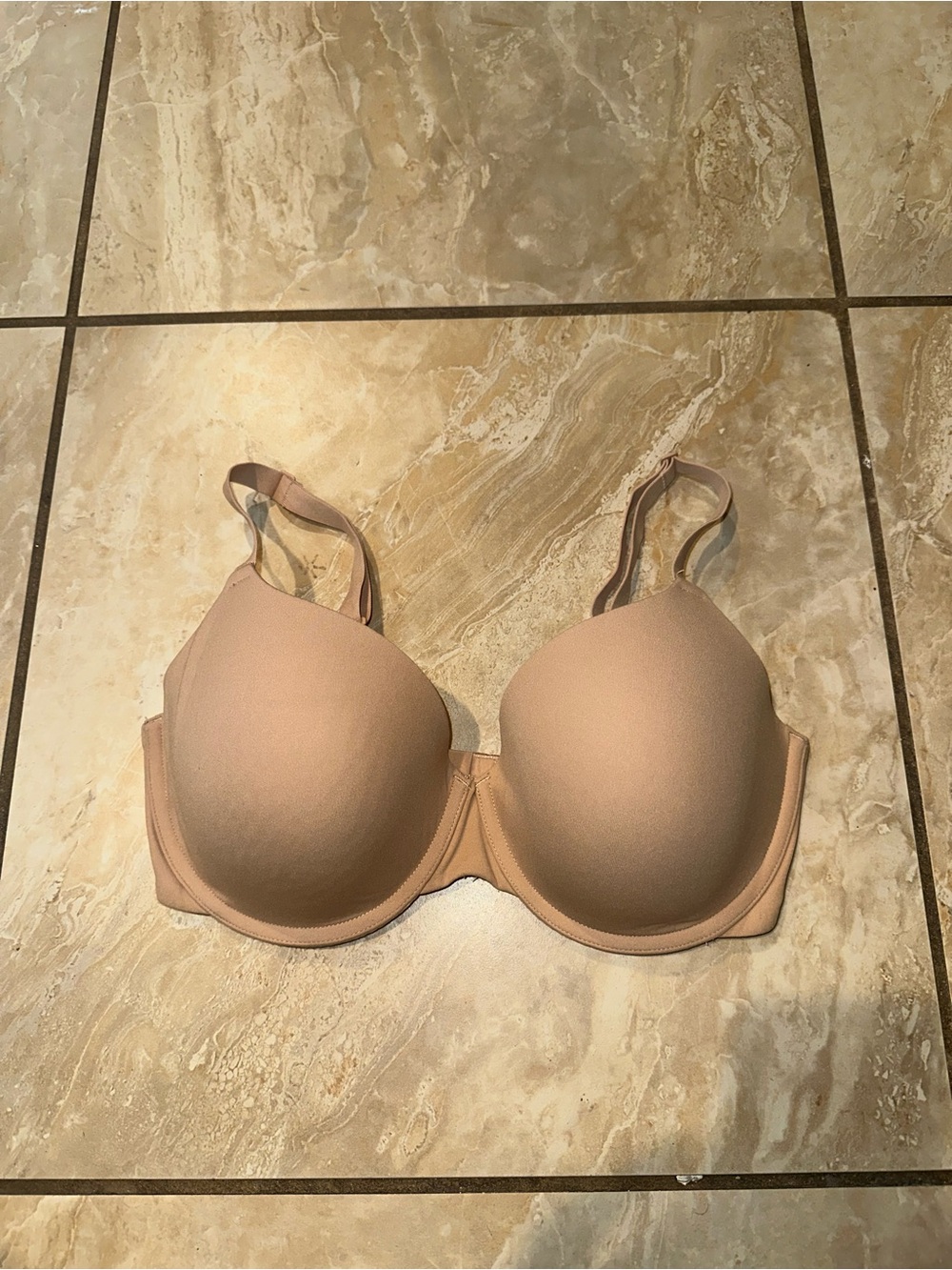 Nude SKIMS FITS EVERYBODY T-Shirt Bra Size 34D